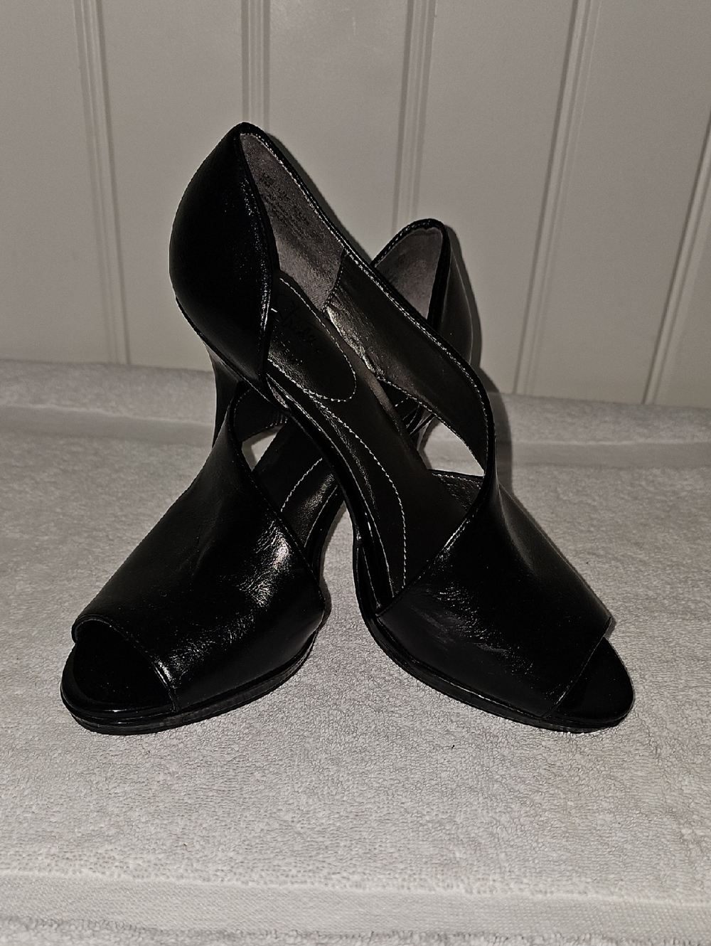 Life Stride Black Open-Toe Cutout High Heels